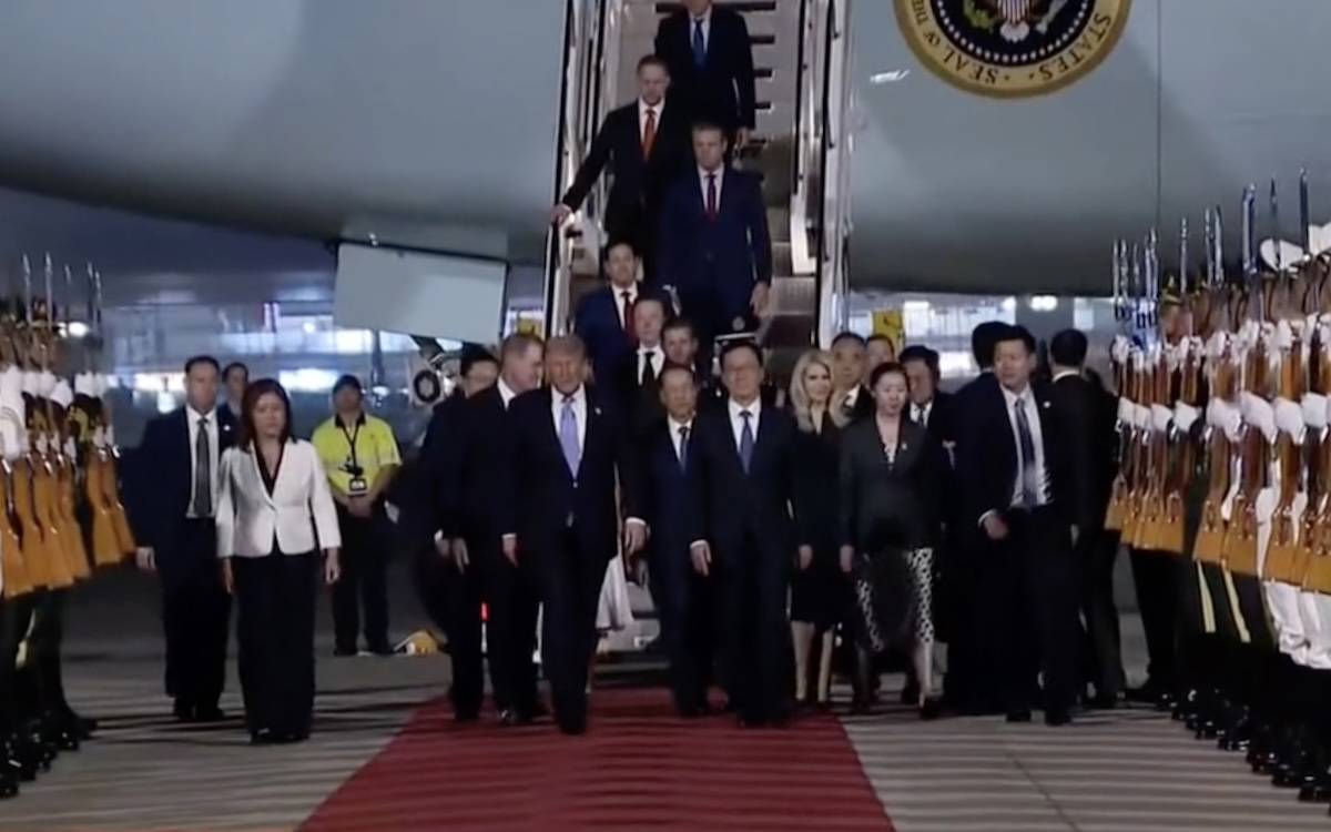 Trump’ın Çin Ziyareti Başladı: Kritik Görüşmeler Perşembe Sabahı!