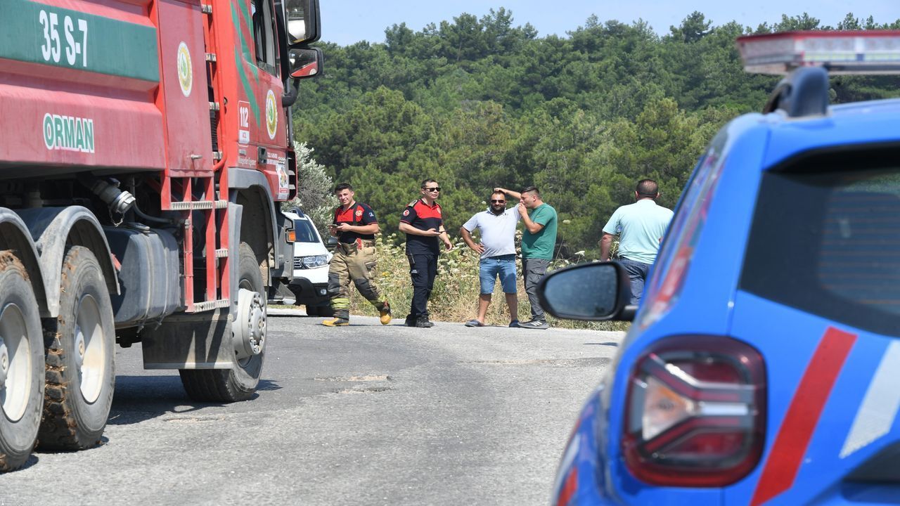İzmir Urla'daki Orman Yangını Korkuttu! Havadan Ve Karadan Müdahale Başladı